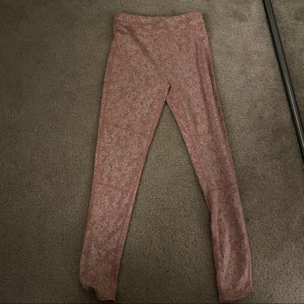 SOLD Gymshark Fleur Leggings in Pink